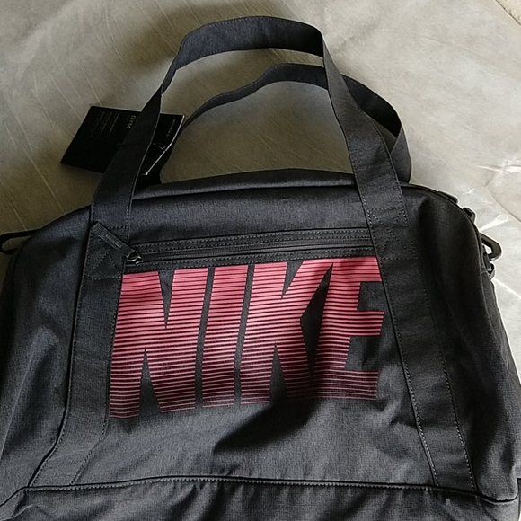 Nike Duffle Bag - Picture 7 of 7
